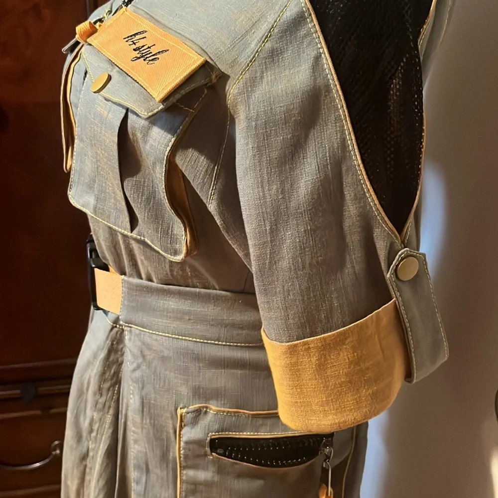Very unique European dress - Picture 4 of 8